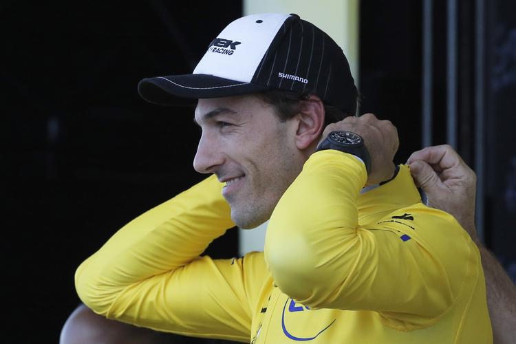 Klassisk. Cancellara er gode venner med den gule trøje. 29 dage har han nu kørt i den gennem karrieren. 