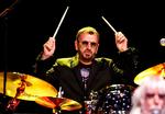 Mester. Ringo Starr har opfundet flere trommeteknikker, og adskillige verdensberømte trommeslagere står i gæld til ham. Her er han ved lanceringen af en turné med All Starr Band i 2011. 