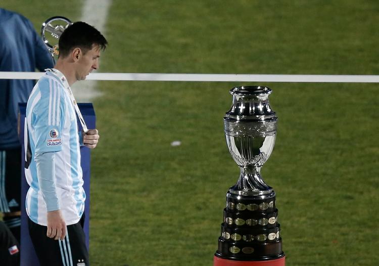 Forbi. Lionel Messi skal snart i arbejdstøjet igen. FC Barcelona indleder sæsonoptakten med træningskampe i USA om små 14 dage. 