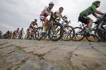 BROSTEN. Dagens Tour-etape var frygtet på grund af de mange brostensstrækninger. 
