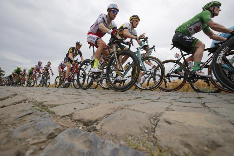 BROSTEN. Dagens Tour-etape var frygtet på grund af de mange brostensstrækninger. 