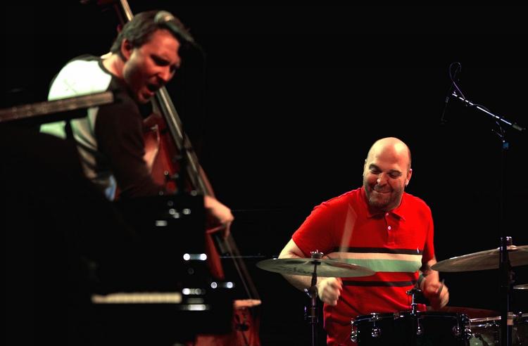 Jazzglæde. Selv slemme drenge kan have det sjovt. Sådan så The Bad Plus ud da de spillede for ti år siden ved Copenhagen Jazz Festival i 2004. 