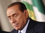 Kontroversiel kan man vist roligt kalde Silvio Berlusconi. Ekspremierministeren optræder mest i mediernes søgelys, når han er op anklagebænken. Og nu er han netop blev idømt tre års fængsel. 