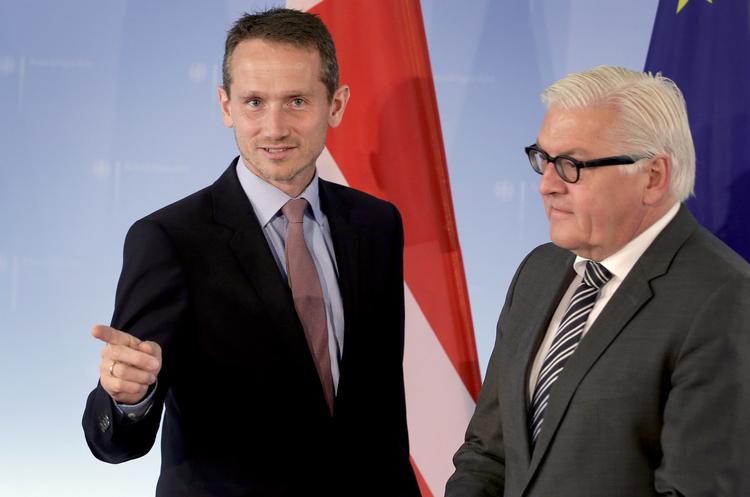 Ultimatum. Kristian Jensen vil se handling fra græsk side. Her i samråd med Tysklands udenrigsminister Frank-Walter Steinmeier i Berlin, 30. juni. 