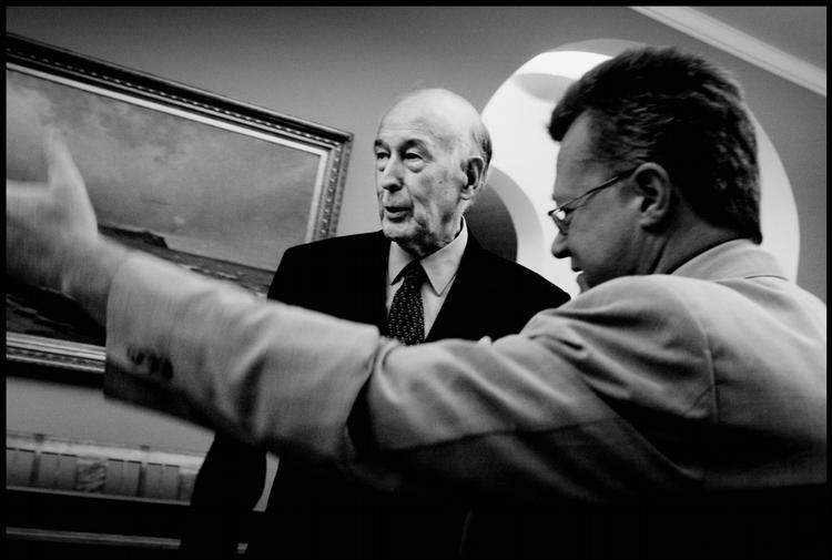 Valery Giscard d'Estaing med socialdemokratiets Claus Larsen-Jensen, fomand for Europaudvalget. 