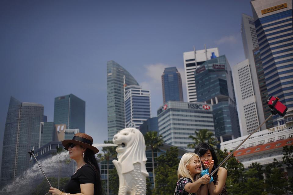 SINGAPORE. Højhusene danner en flot baggrund til selfien. 