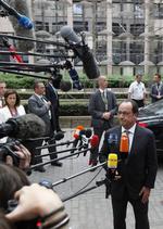 Afgørelse. »De kommende timer bliver vigtige«, siger François Hollande efter at grækerne sent torsdag indsendte et nyt reformforslag til eurogruppen. 