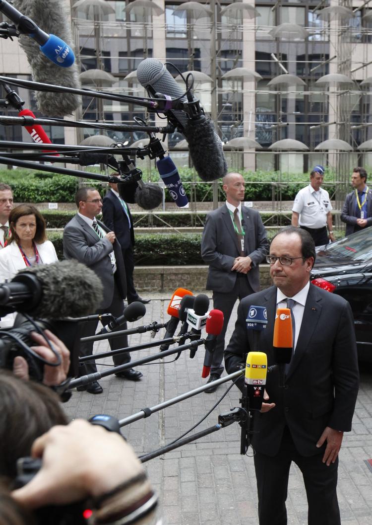 Afgørelse. »De kommende timer bliver vigtige«, siger François Hollande efter at grækerne sent torsdag indsendte et nyt reformforslag til eurogruppen. 