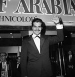 Dødsfald. Omar Sharif ankommer i 1962 til Hollywood-premieren på. 'Lawrence of Arabia'. 
