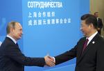 Kontrarevolution. Vladimir Putin har i Rusland indført love, som Kina har fundet inspiration i, der begrænser civilsamfundets muligheder for at holde regeringer ansvarlige. 