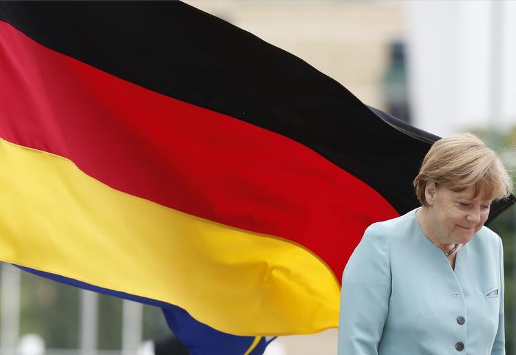 Hård. Normalt regnes Tysklands regering med kansler Angela Merkel i spidsen for at være den hårdeste part i eurolandenes forhandlinger med Grækenland om en ny låneaftale. 