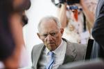 Planlægger. Den tyske finansminister, Wolfgang Schäuble, har ifølge AFP forberedt en plan for, hvordan Grækenland kan sendes midlertidigt ud af euroen. 