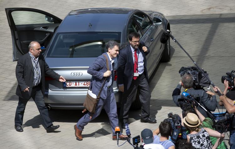 Tomhændet. Den græske finansminister, Euclid Tsakalotos, må forlade mødet i Bruxelles lige som han kom - uden en låneaftale. 