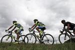 CYKLING. Nu skal den have fuld gas i holdløbet, lyder det fra Contador i midten af billedet. 