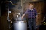 Bryghus. Selv om Ørbæk Bryggeri har fået bygget et nyt bryghus, får Niels Rømer stadig brygget nye specialøl i det oprindelige bryghus. 