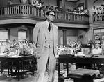 Fald. Atticus Finch, her i filmversion med Gregory Peck bag kostumet, bliver alvorligt stækket som helt i Harper Lees nye bog. 