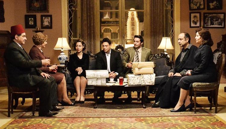 Opsigtsvækkende. Serien 'Det jødiske kvarter' er en slags 'Indenfor Murene' og følger en jødisk families indre konflikter i lyset af den storpolitiske udvikling. Men dens skildring af familien som almindelige mennesker har vakt opsigt. 