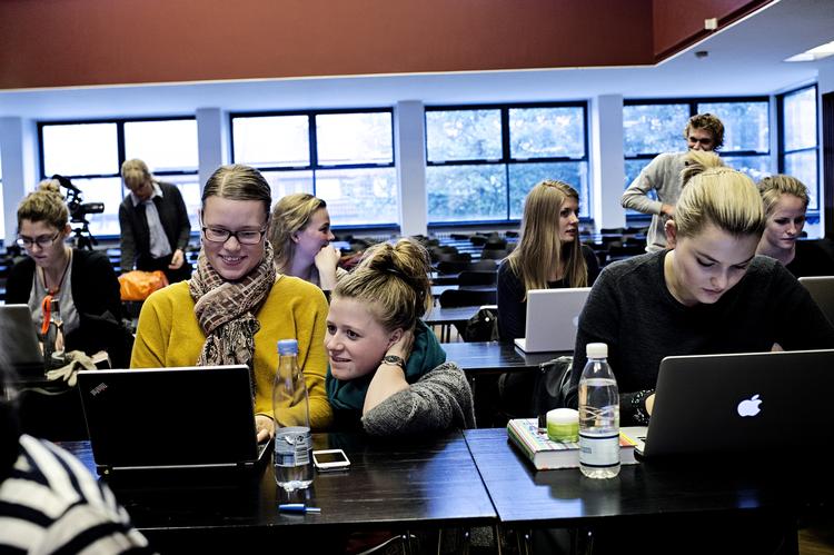 lokkemad. Djøf har været med til at trække medlemstallet op hos Akademikerne ved blandt andet at satse på de unge, som for eksempel får tilbudt studenterrabat på medlemsskab. 