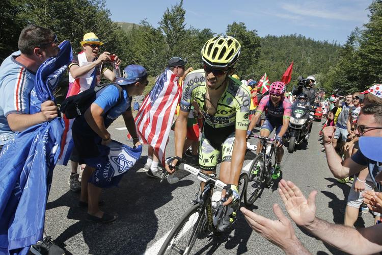 Slået. Alberto Contador led et stort nederlag på den første bjergetape. 