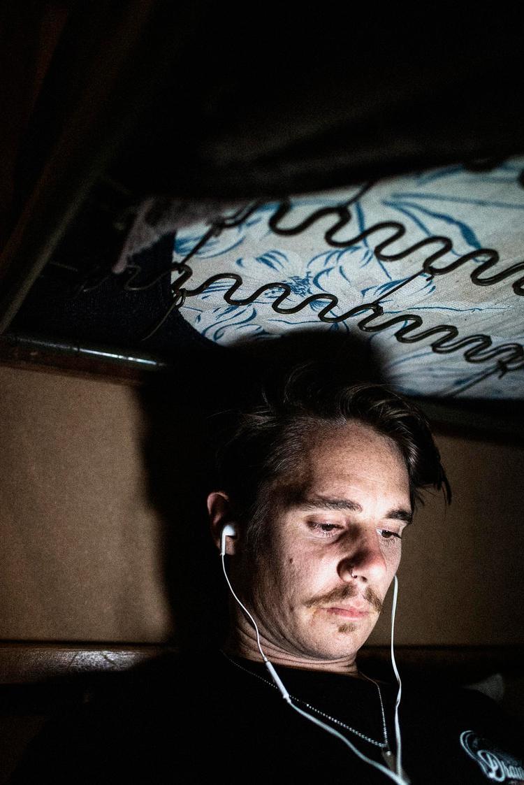 Tilflytter. Australske Thomas manglede i sidste uge både cpr-nummer, job og fast bolig. Nu går det heldigvis bedre. 