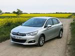 VELKENDT. Citroën C4 har bevaret sit udseende i flere år, men teknikken er fornyet. 