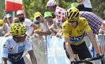 Konkurrenter. Nairo Quintana og Christopher Froome kæmpede på gårsdagens etape og ligner efterhånden de to eneste, der kan vinde årets Tour de France. 
