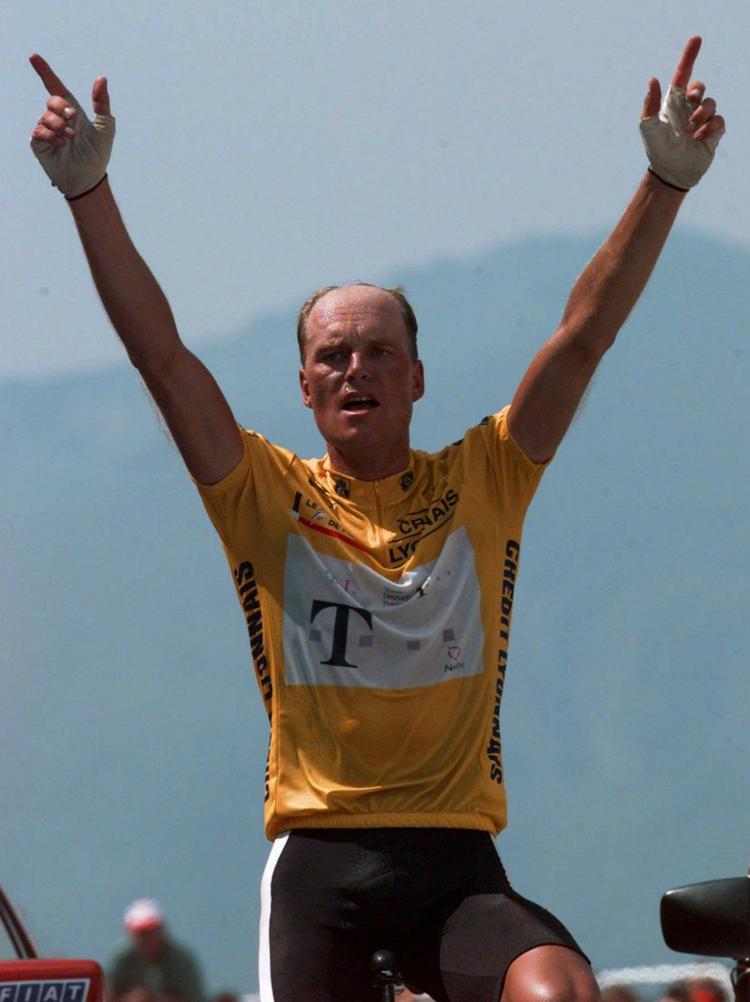 1996. Bjarne Riis havde en af karrierens helt store triumfer i dagens målby. 