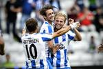 Klasse. Rasmus Falk (i midten) fejrer en flot scoring sat ind af Rasmus Festersen. 