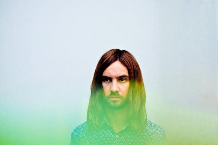 Studienørd. Kevin Parker har bearbejdet sin guitarlyd, der lyder søsyg som en skæv gammel synthesizer. 