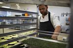 Restauranter. Modsat michelinrestauranterne er de københavnske mellemklasserestauranter de seneste år blevet rigtigt dygtige til at tjene penge. 