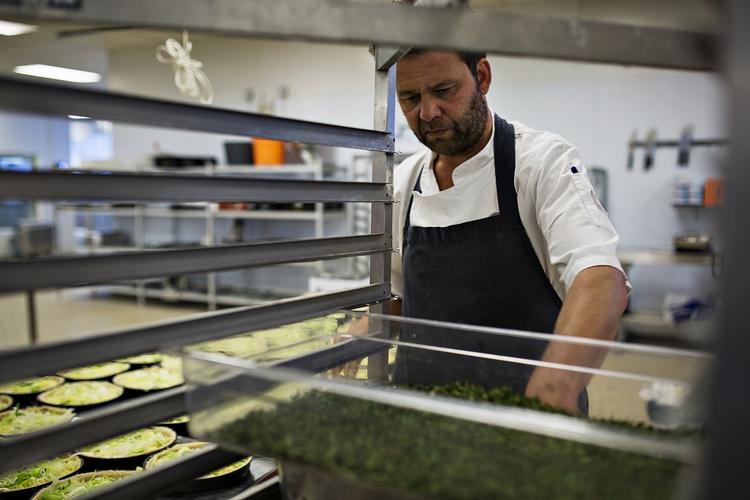 Restauranter. Modsat michelinrestauranterne er de københavnske mellemklasserestauranter de seneste år blevet rigtigt dygtige til at tjene penge. 