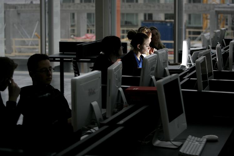 Opråb. Foreningen IT-Branchens sikkerhedsudvalg og forbundet af it-professionelle, Prosa, efterlyser,  at regeringen og i det hele taget politikerne begynder at forstå alvoren i, at manglende privatlivsbeskyttelse vil ramme det digitale samfund som helhed. 