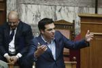 Kritiseret. Ministerpræsident Alexis Tsipras måtte tage imod meget kritik fra egne partifæller, da det græske parlament i nat debatterede reformer, som skal give landet adgang til nye lån. 