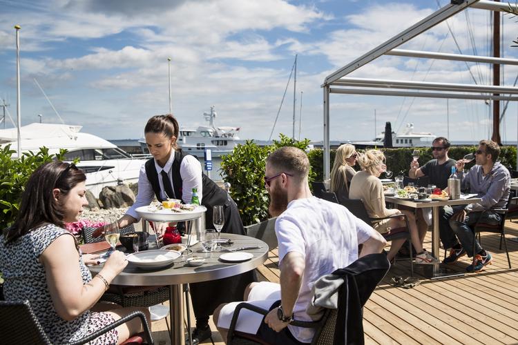 Mad. Danske succeskokke har de seneste år haft vokseværk. Nu er flere klar til at erobre udlandet. Her et billede fra bøfrestauranten Mash i Rungsted. 