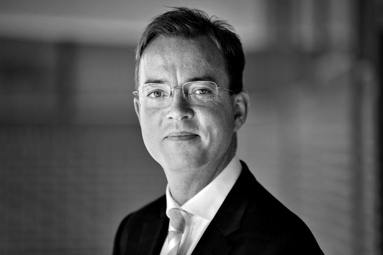 Kamelsluger. Uddannelses- og forskningsordfører, Esben Lunde Larsen fra Venstre. 
