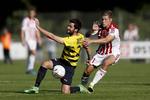 0-1. Hobro IF's Martin Mikkelsen i kamp med Aab's Kasper Risgård. 