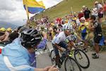 TRUSLEN. Et tidligt udbrud af Nairo Quintana synes at være den eneste trussel mod Chris Froomes endelige sejr i Tour de France. 