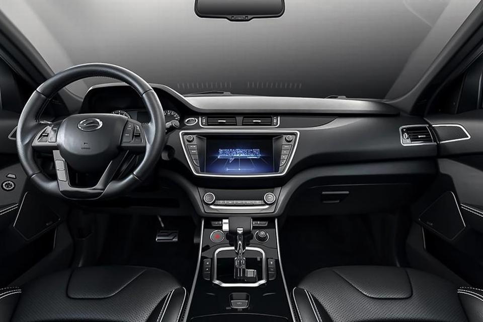 FALSK. Landwinds designere har prøvet at genskabe Range Rover i kabinen. Gearvælgeren er dog ikke korrekt kopieret. 