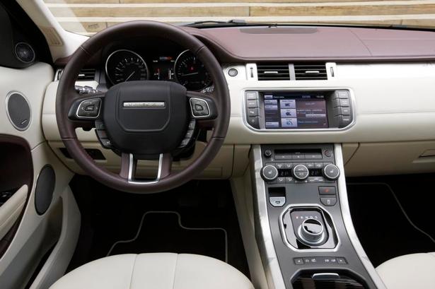 ÆGTE. Den tjekkede kabine i Range Rover Evoque er svær at kopiere. 