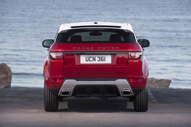 ÆGTE. Range Rover Evoque snyder også lidt med det rå udtryk. Den kan fås med forhjulstræk 