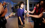 Kritiker. Amos Yee holder sig nu uden for mediernes søgelys, med udtalte sig i pauser under retsmøderne. 