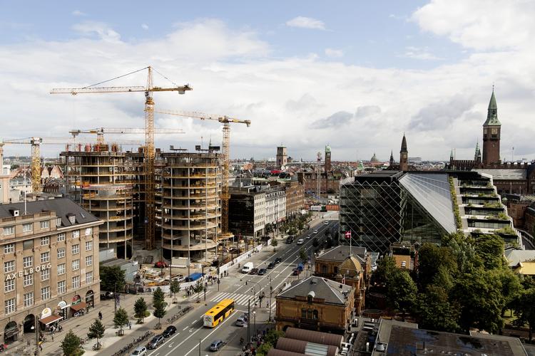 Højhus. Det nye København er langsomt ved at rejse sig. 