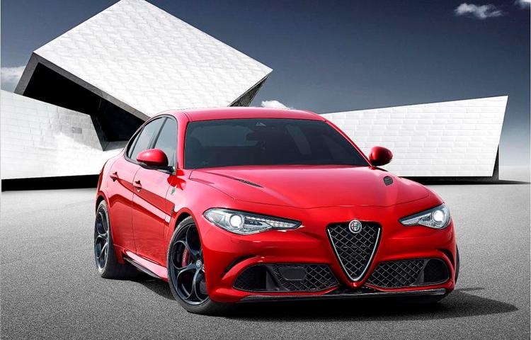 NYSKABELSE. Den nye Alfa Romeo Giulia er klar på markedet næste år. Der er kun sparsomme detaljer om bilen. Foto: Alfa Romeo 