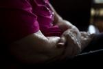 Svigt. 84-årige Vivi er svigtet af et kompliceret kommunalt system, siger Ældresagen. 