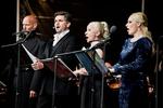 Stærkt. Tenoren Peter Lodahl omgivet af tyske Roman Trekel (tv.), russiske Maria Gortsevskaja og slovenske Sabina Cvilak var et stærkt, internationalt line-up af solister på Israels Plads. 