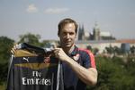 skifte. Efter lang og tro tjeneste i Chelsea, har målmand Petr Cech taget turen på tværs af byen til Arsenal. 