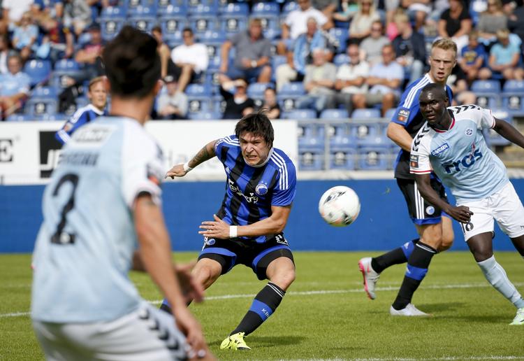 1-3. Frederico Santander (midt) var i oplæggerens rolle til FCK's tidlige føringsmål mod Sønderjyske. 