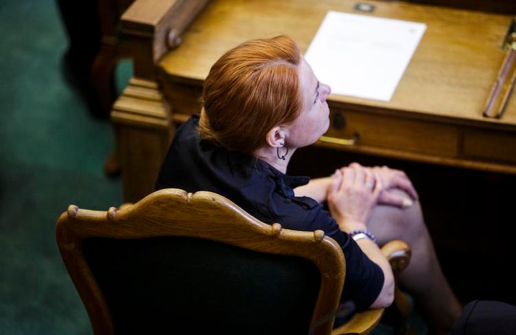 Pinligt? Inger Støjbergs forslag om at indrykke annoncer i udenlandske aviser om de nye asylregler har ifølge TV 2 News »skabt røre i andedammen«. 