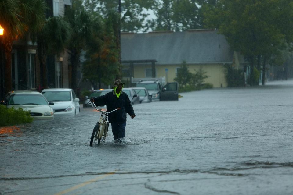 VÅDT. Regnmængderne i Tampa-området betegnes som 'historiske'. 