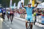 sejr. Lars Boom stak af fra udbrydergruppen kort før mål og vandt første etape i Post Danmark Rundt. 